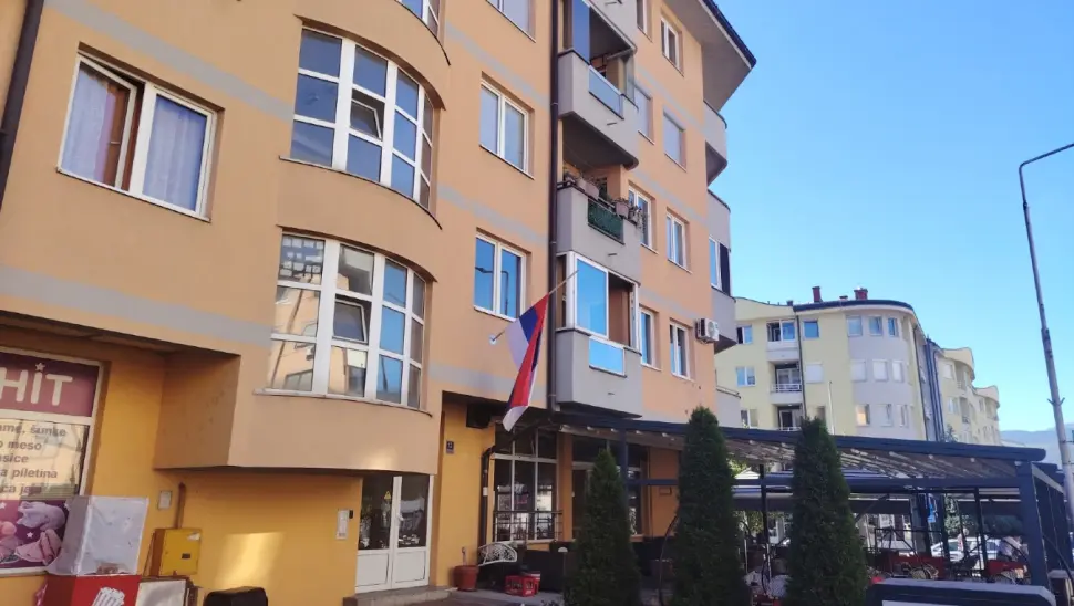 Građani istakli zastave na pola koplja